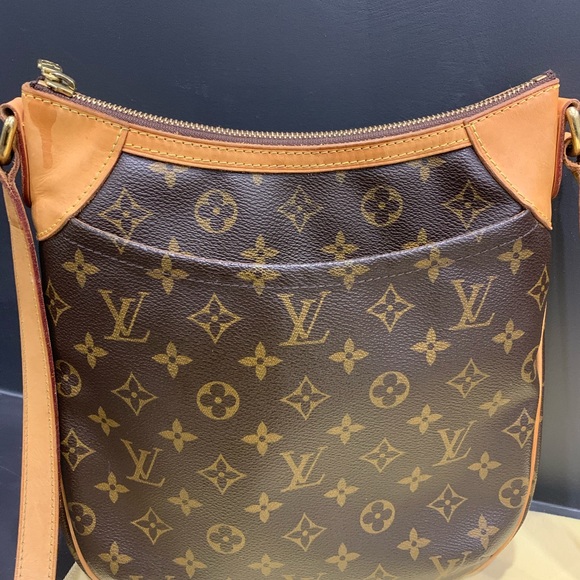 SOLD Louis Vuitton Odeon Crossbody Bag - Picture 2 of 16